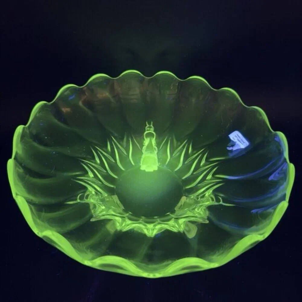 Antique Clear 3 Footed Bowl Dish Janice Glass Green‎ UV Manganese 365nm Glowing